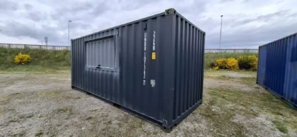 Container 20 pieds snack/bar avec paroi mobile de 2 mètres de long
